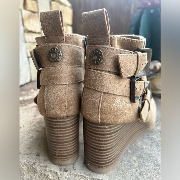 Blowfish Malibu Pomela booties in almond oil vegan light tan suede Sz-9.5. H - Picture 7 of 10